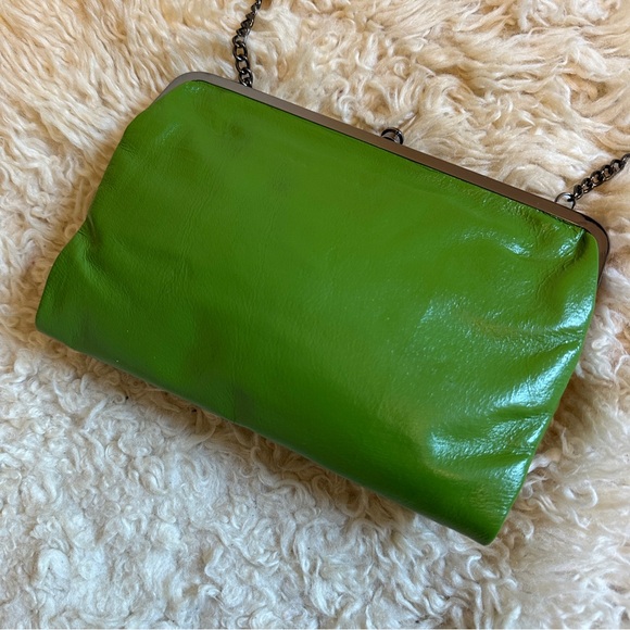 HOBO International Lauren clutch wallet crossbody bag Kelly green chain strap - Picture 6 of 9